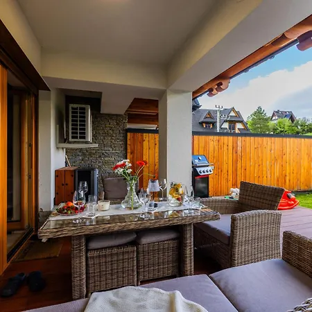 Rogata Tatra View & Jacuzzi Villa *