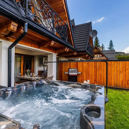 Villa Rogata Tatra View & Jacuzzi *